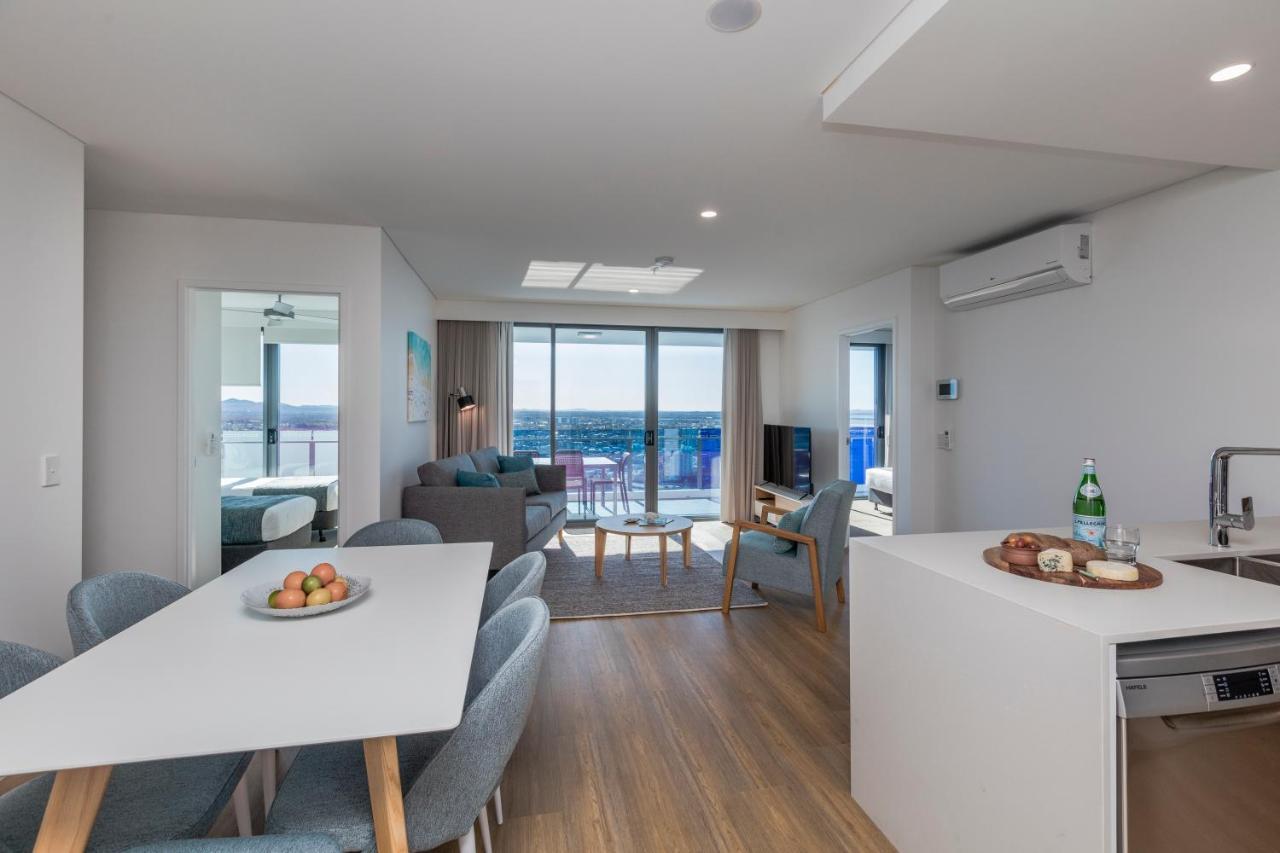 Sky Broadwater Apartments Southport Exterior photo