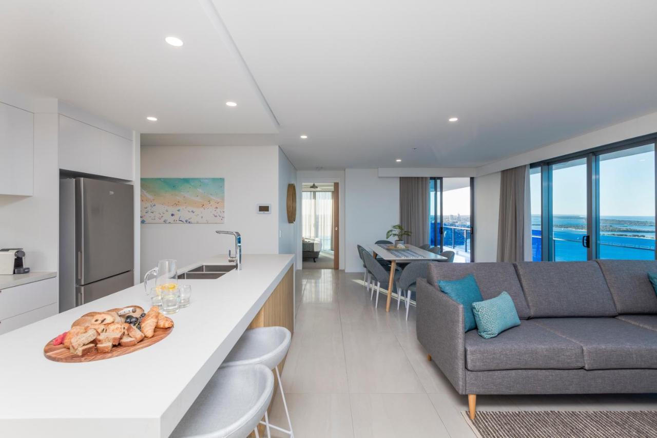 Sky Broadwater Apartments Southport Exterior photo