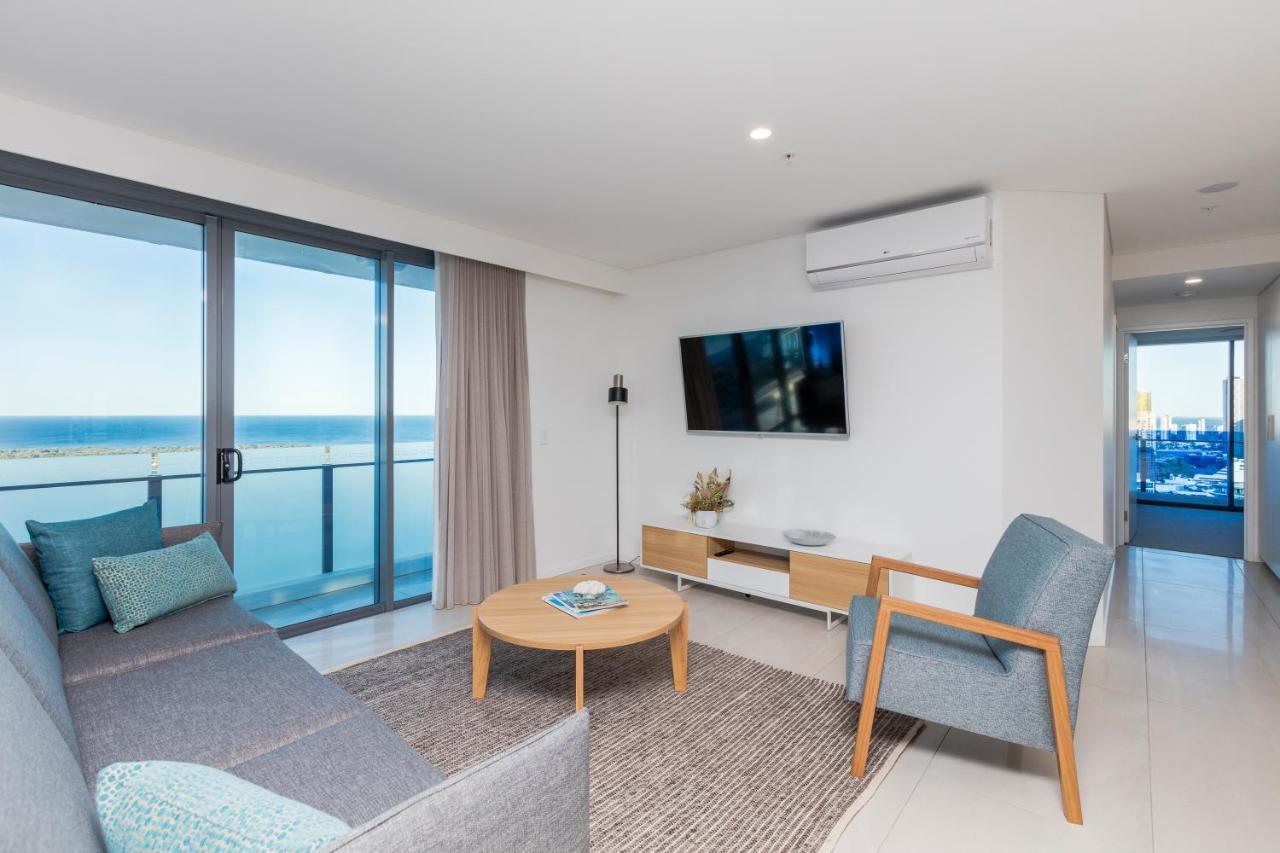 Sky Broadwater Apartments Southport Exterior photo